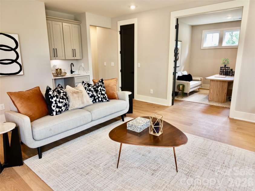 442 Sylvania Avenue, Charlotte, NC 28206.  MLS# CAR4381859, YatesRealty ID 39004. 