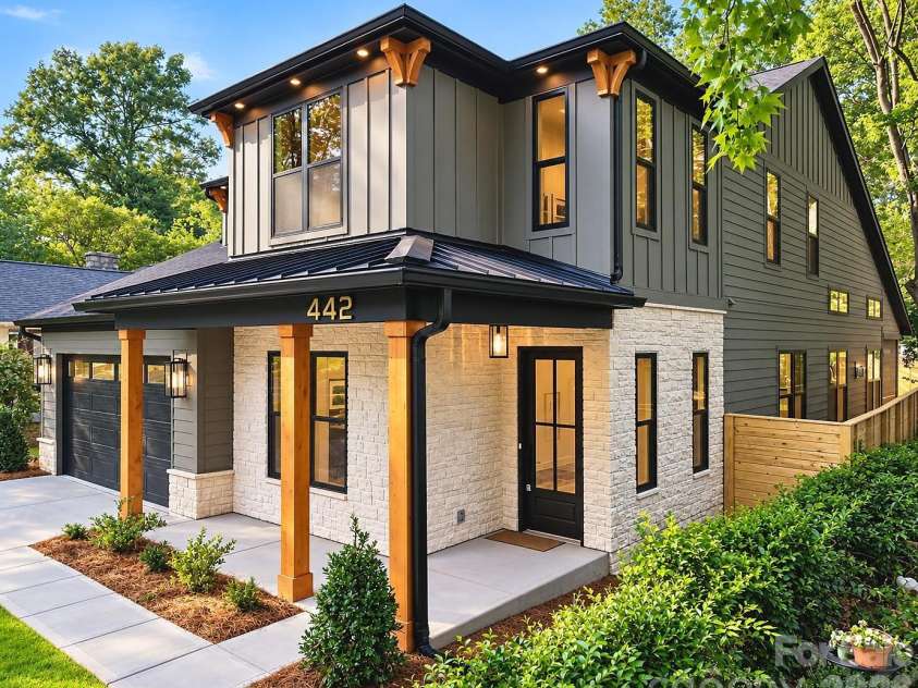 442 Sylvania Avenue, Charlotte, NC 28206.  MLS# CAR4381859, YatesRealty ID 39004. 
