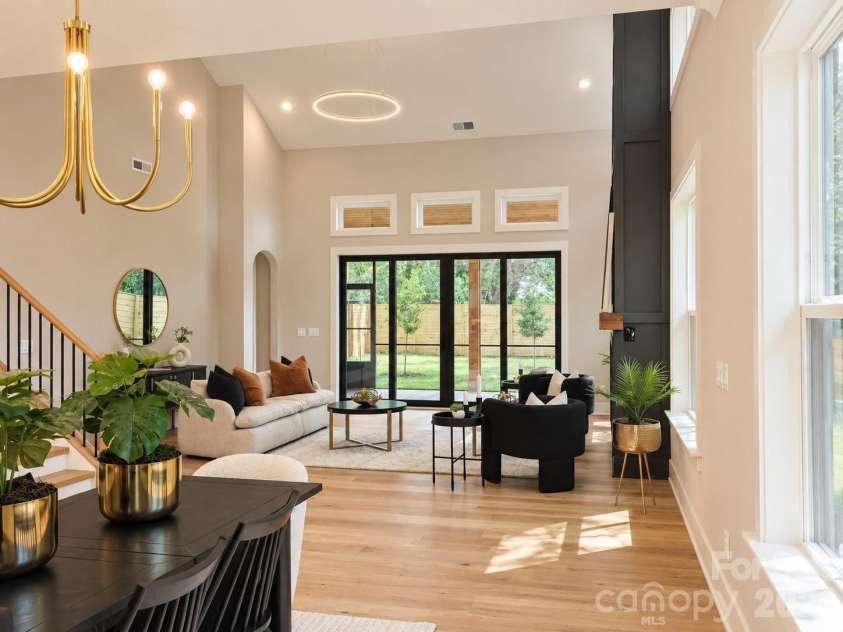 442 Sylvania Avenue, Charlotte, NC 28206.  MLS# CAR4381859, YatesRealty ID 39004. 