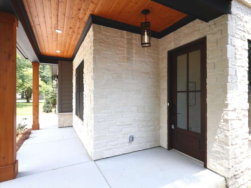 442 Sylvania Avenue, Charlotte, NC 28206.  MLS# CAR4381859, YatesRealty ID 39004. 