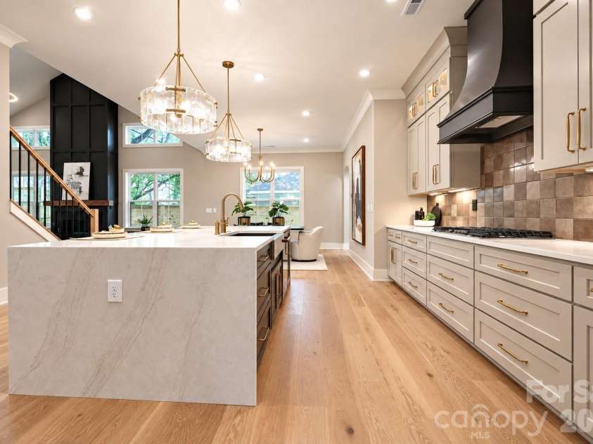 442 Sylvania Avenue, Charlotte, NC 28206.  MLS# CAR4381859, YatesRealty ID 39004. 