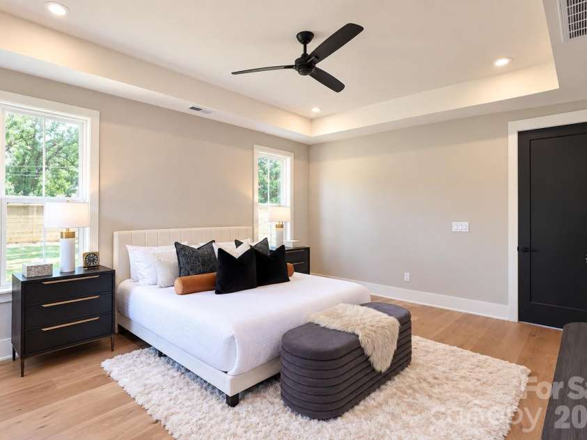 442 Sylvania Avenue, Charlotte, NC 28206.  MLS# CAR4381859, YatesRealty ID 39004. 