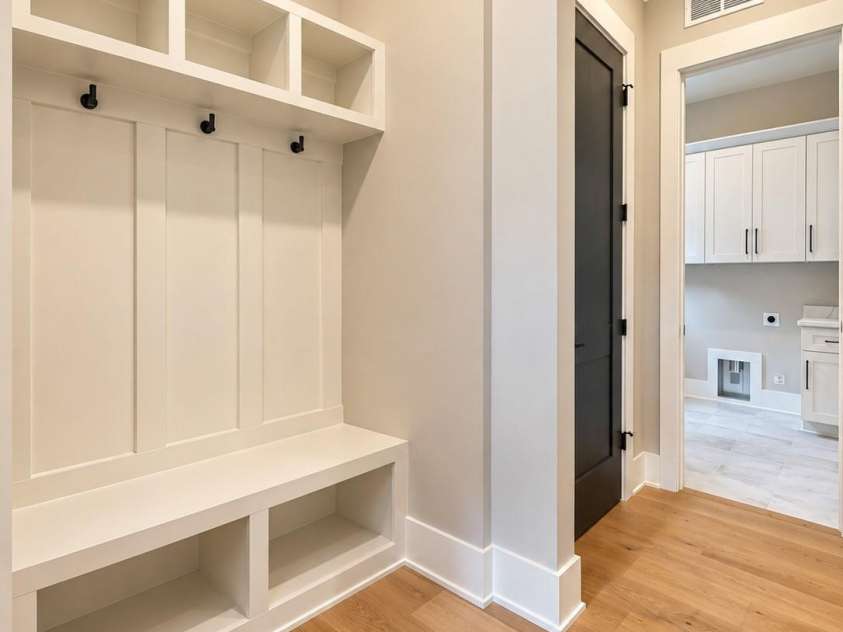 442 Sylvania Avenue, Charlotte, NC 28206.  MLS# CAR4381859, YatesRealty ID 39004. 
