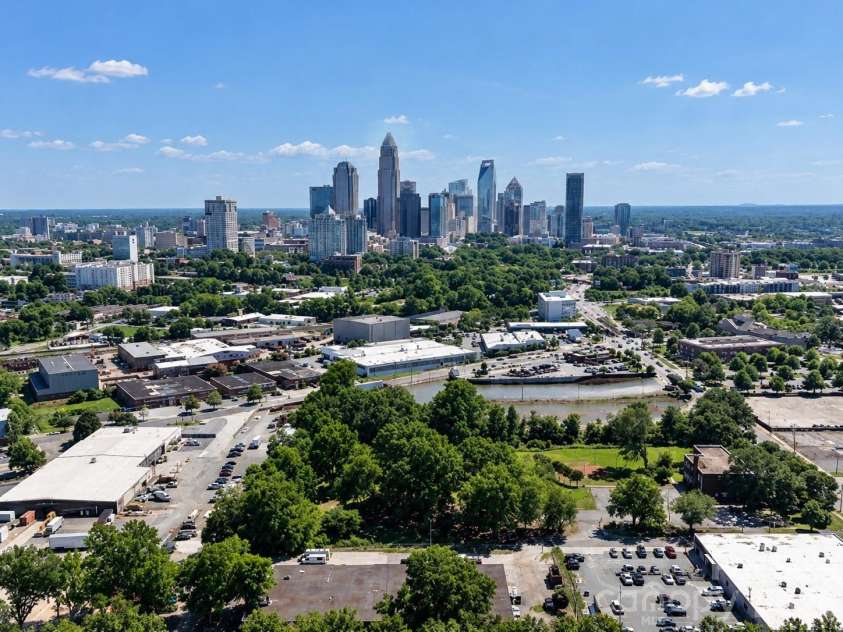 442 Sylvania Avenue, Charlotte, NC 28206.  MLS# CAR4381859, YatesRealty ID 39004. 