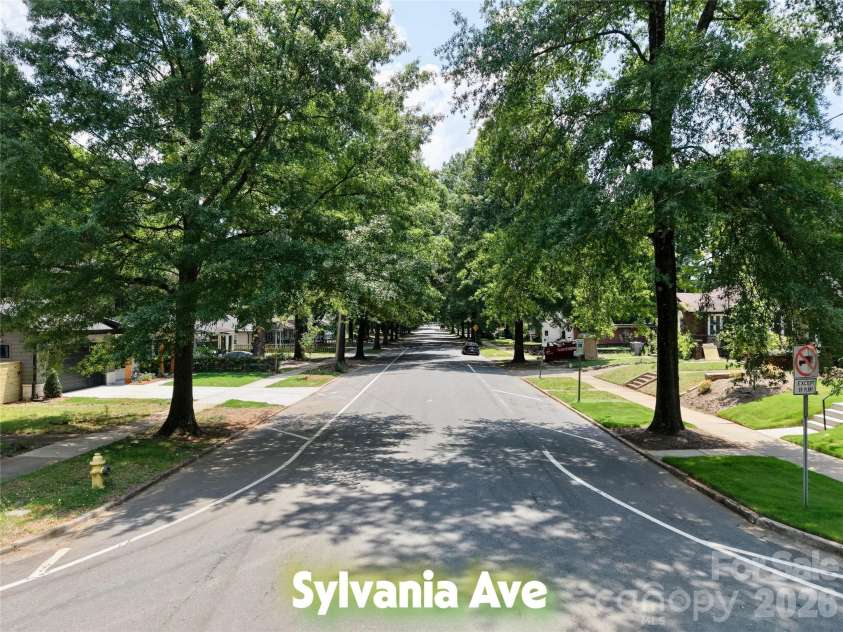 442 Sylvania Avenue, Charlotte, NC 28206.  MLS# CAR4381859, YatesRealty ID 39004. 