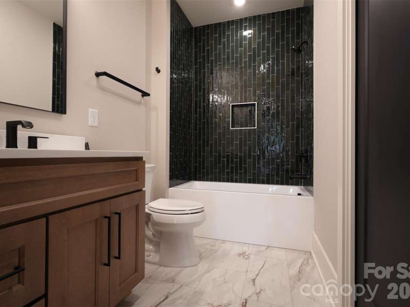 442 Sylvania Avenue, Charlotte, NC 28206.  MLS# CAR4381859, YatesRealty ID 39004. Bath 3