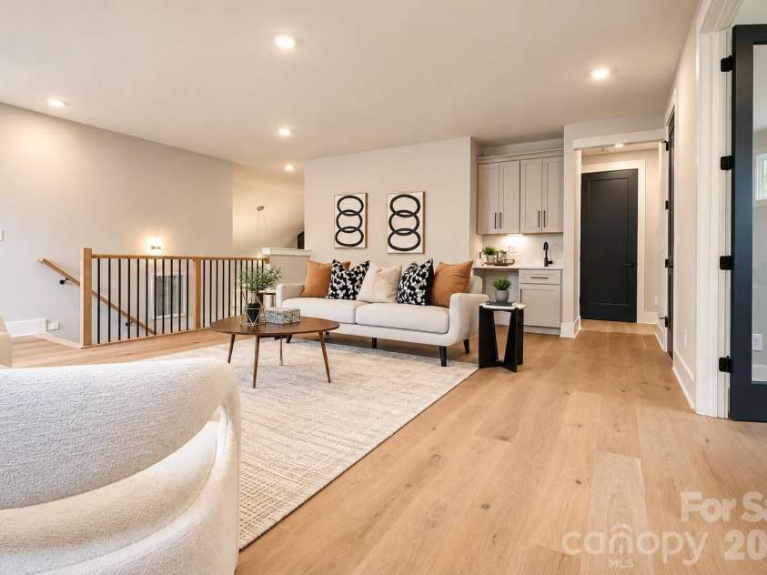 442 Sylvania Avenue, Charlotte, NC 28206.  MLS# CAR4381859, YatesRealty ID 39004. Loft with wine bar