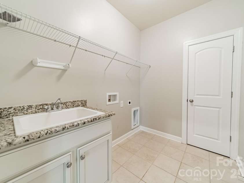 410 Kensington Park Way, Waxhaw, NC 28173.  MLS# CAR4397760, YatesRealty ID 39005. 