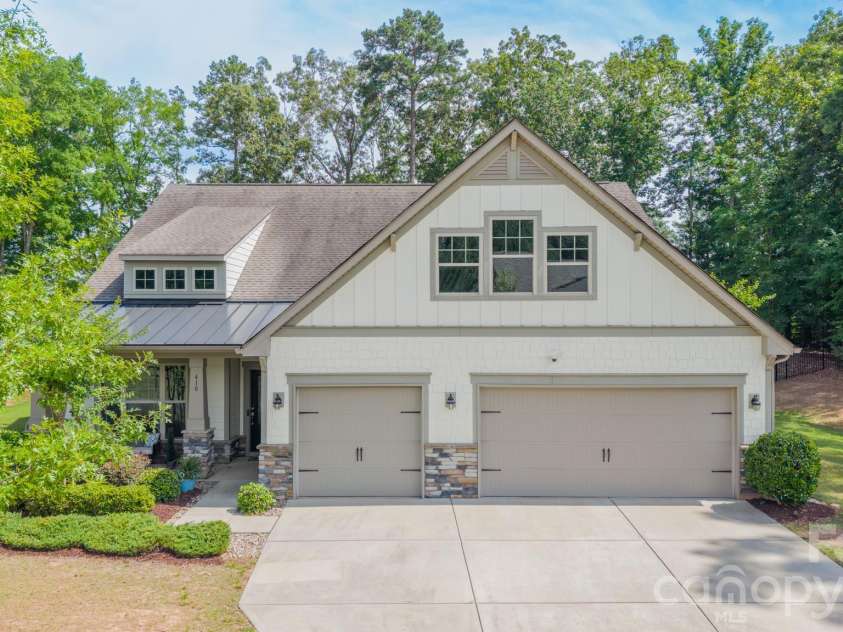 410 Kensington Park Way, Waxhaw, NC 28173.  MLS# CAR4397760, YatesRealty ID 39005. 