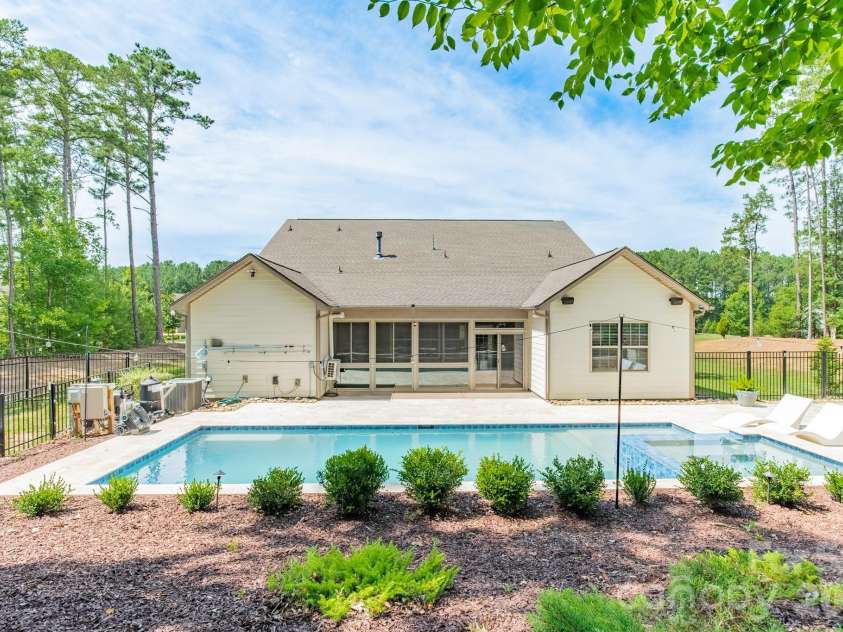 410 Kensington Park Way, Waxhaw, NC 28173.  MLS# CAR4397760, YatesRealty ID 39005. 