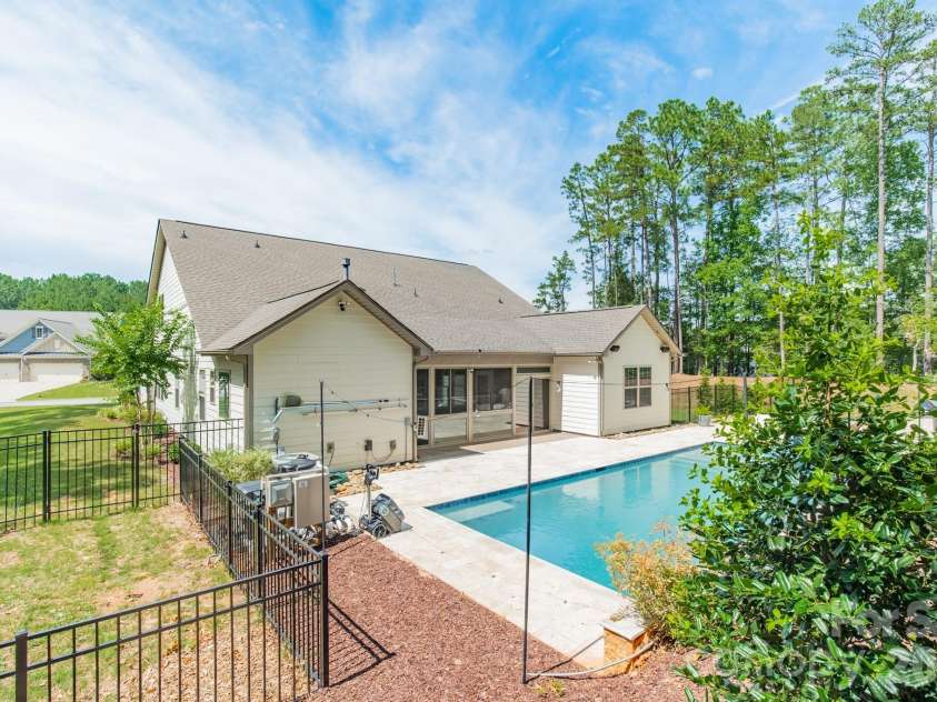410 Kensington Park Way, Waxhaw, NC 28173.  MLS# CAR4397760, YatesRealty ID 39005. 