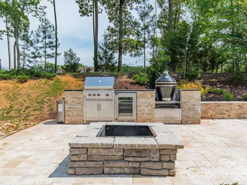 410 Kensington Park Way, Waxhaw, NC 28173.  MLS# CAR4397760, YatesRealty ID 39005. 