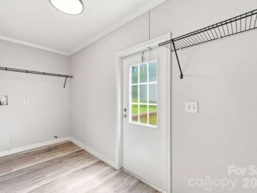 1006 Canada Drive, Dallas, NC 28034.  MLS# CAR4406495, YatesRealty ID 39008. 