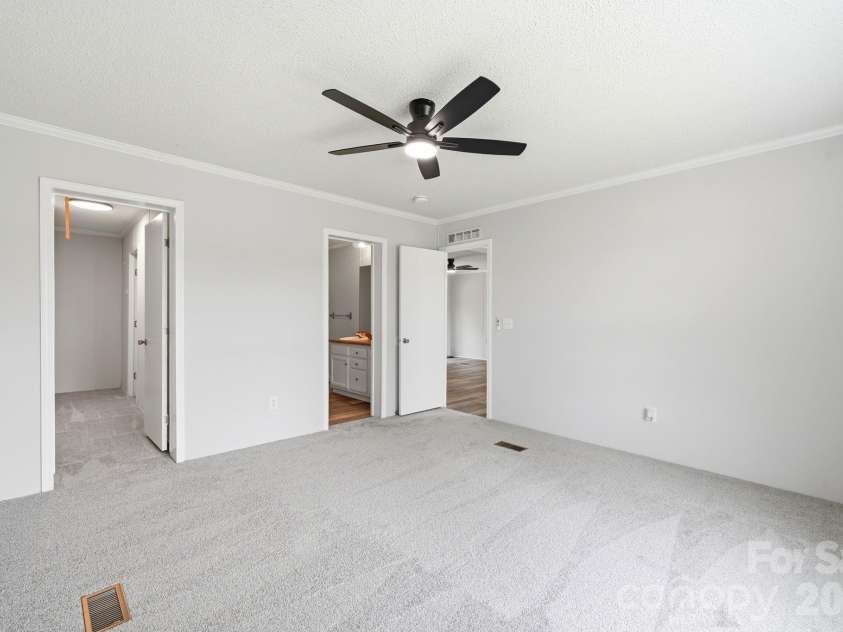 1006 Canada Drive, Dallas, NC 28034.  MLS# CAR4406495, YatesRealty ID 39008. 