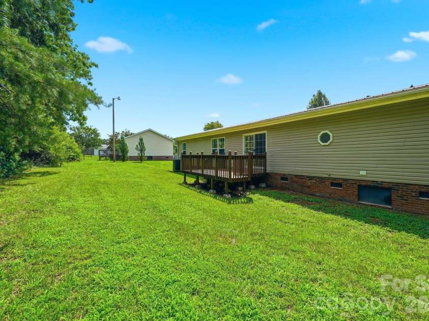 1006 Canada Drive, Dallas, NC 28034.  MLS# CAR4406495, YatesRealty ID 39008. 