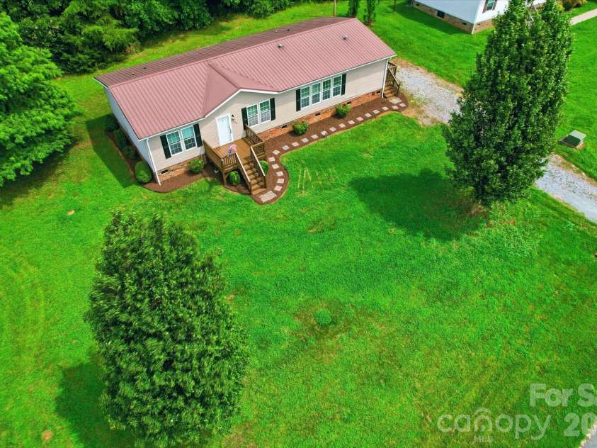 1006 Canada Drive, Dallas, NC 28034.  MLS# CAR4406495, YatesRealty ID 39008. 