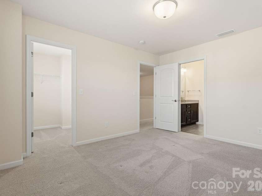 1504 Brooksland Place, Waxhaw, NC 28173.  MLS# CAR4347761, YatesRealty ID 3901. 3rd Bedroom with Walk-in Closet