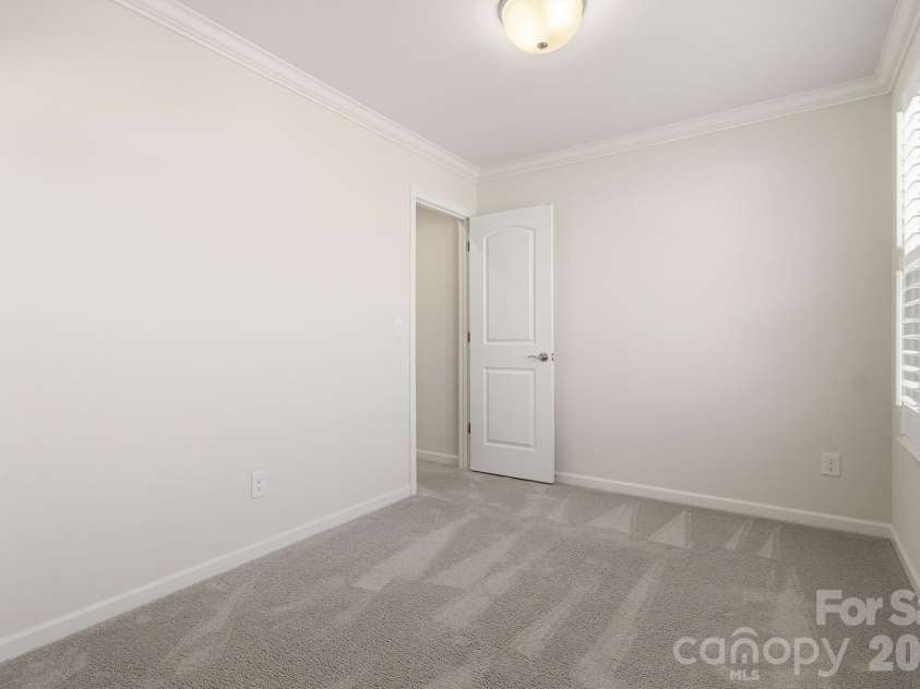 1504 Brooksland Place, Waxhaw, NC 28173.  MLS# CAR4347761, YatesRealty ID 3901. Primary Bed Room Sitting Area