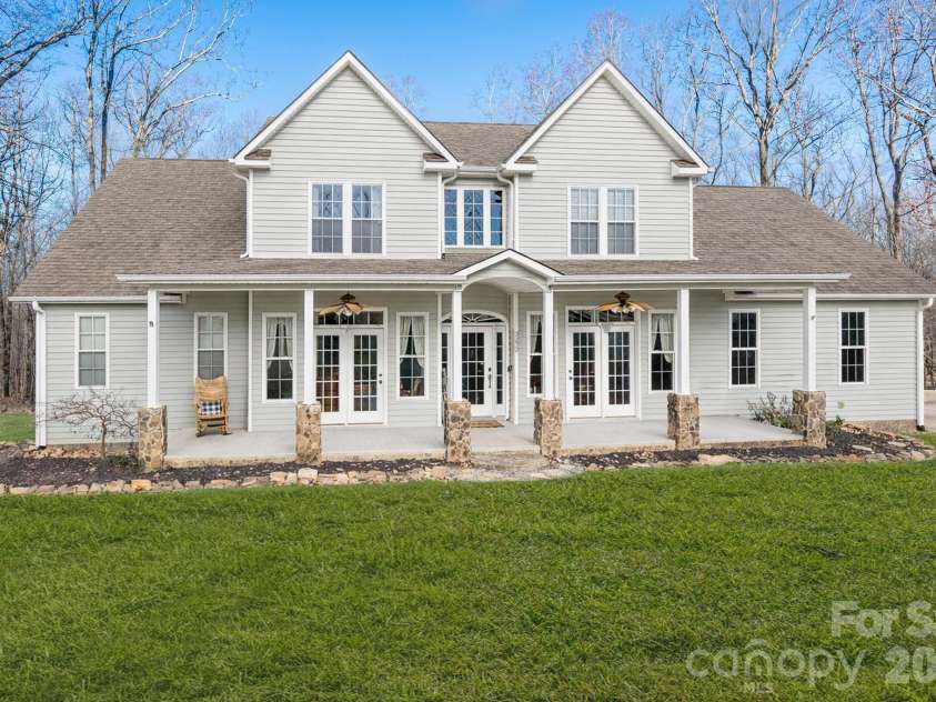 3272 Oak Ridge Circle, Lincolnton, NC 28092.  MLS# CAR4326397, YatesRealty ID 3901. 