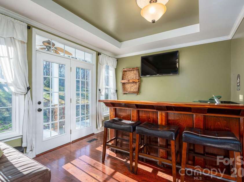 3272 Oak Ridge Circle, Lincolnton, NC 28092.  MLS# CAR4326397, YatesRealty ID 3901. 