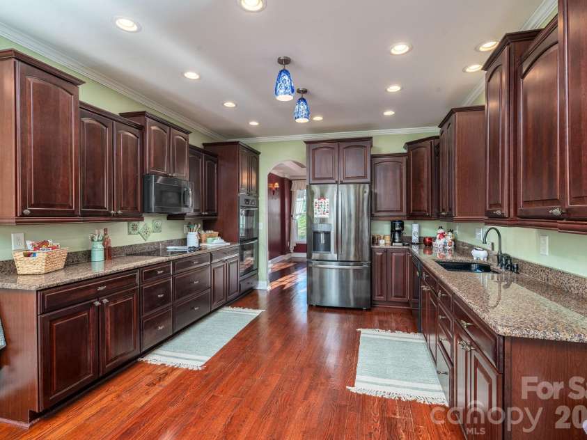 3272 Oak Ridge Circle, Lincolnton, NC 28092.  MLS# CAR4326397, YatesRealty ID 3901. 