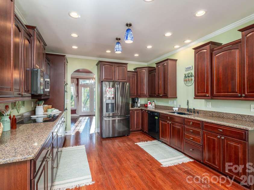 3272 Oak Ridge Circle, Lincolnton, NC 28092.  MLS# CAR4326397, YatesRealty ID 3901. 