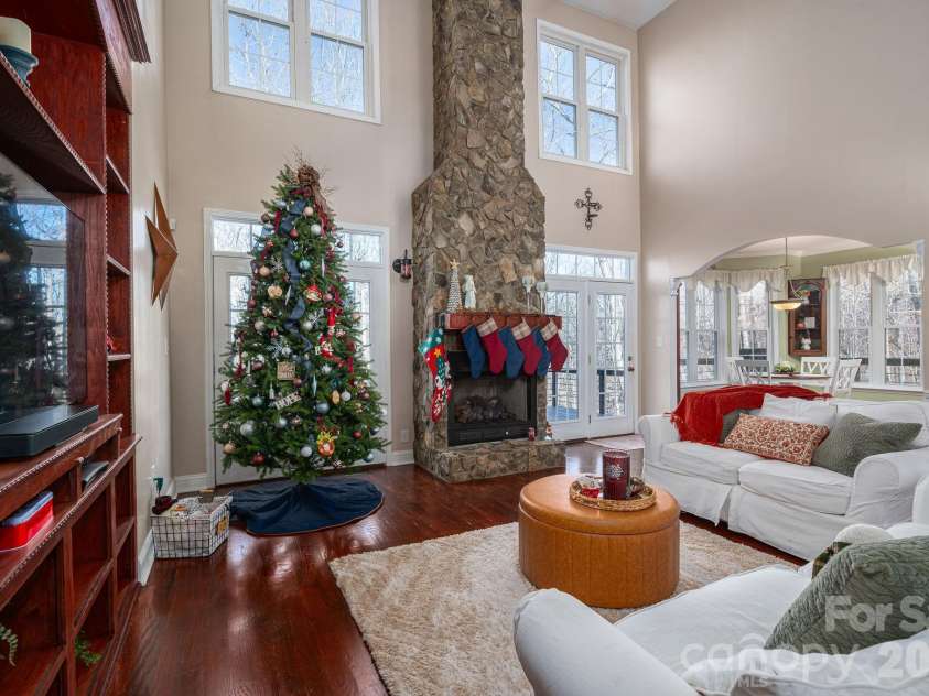 3272 Oak Ridge Circle, Lincolnton, NC 28092.  MLS# CAR4326397, YatesRealty ID 3901. 