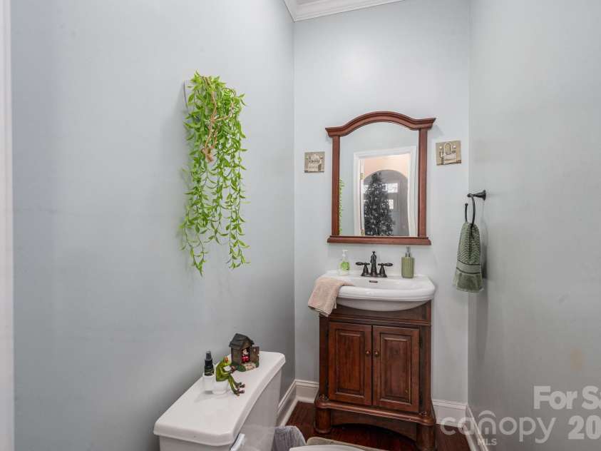 3272 Oak Ridge Circle, Lincolnton, NC 28092.  MLS# CAR4326397, YatesRealty ID 3901. 