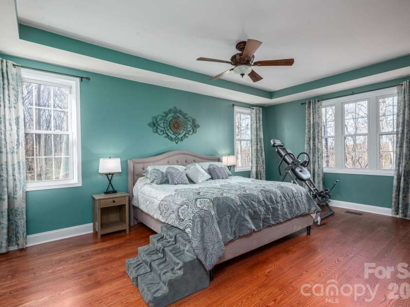 3272 Oak Ridge Circle, Lincolnton, NC 28092.  MLS# CAR4326397, YatesRealty ID 3901. 