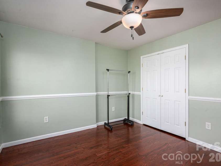 3272 Oak Ridge Circle, Lincolnton, NC 28092.  MLS# CAR4326397, YatesRealty ID 3901. 