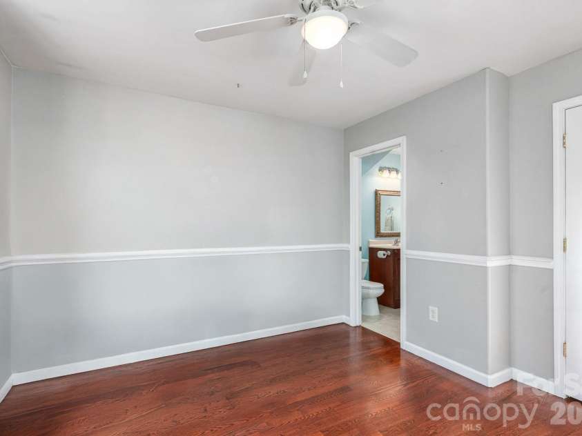 3272 Oak Ridge Circle, Lincolnton, NC 28092.  MLS# CAR4326397, YatesRealty ID 3901. 