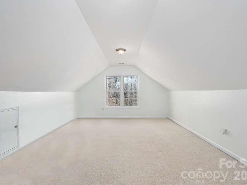 3272 Oak Ridge Circle, Lincolnton, NC 28092.  MLS# CAR4326397, YatesRealty ID 3901. 