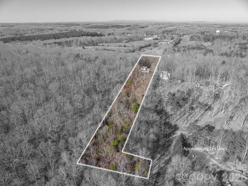 3272 Oak Ridge Circle, Lincolnton, NC 28092.  MLS# CAR4326397, YatesRealty ID 3901. 