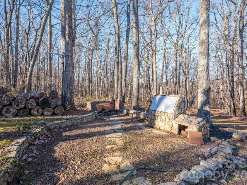 3272 Oak Ridge Circle, Lincolnton, NC 28092.  MLS# CAR4326397, YatesRealty ID 3901. 