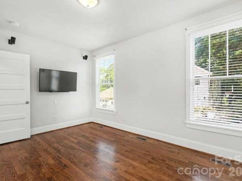 163 Canterbury Road, Charlotte, NC 28211.  MLS# CAR4406329, YatesRealty ID 39010. Bedroom on Main Floor