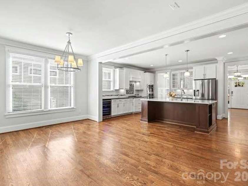 163 Canterbury Road, Charlotte, NC 28211.  MLS# CAR4406329, YatesRealty ID 39010. Breakfast Area