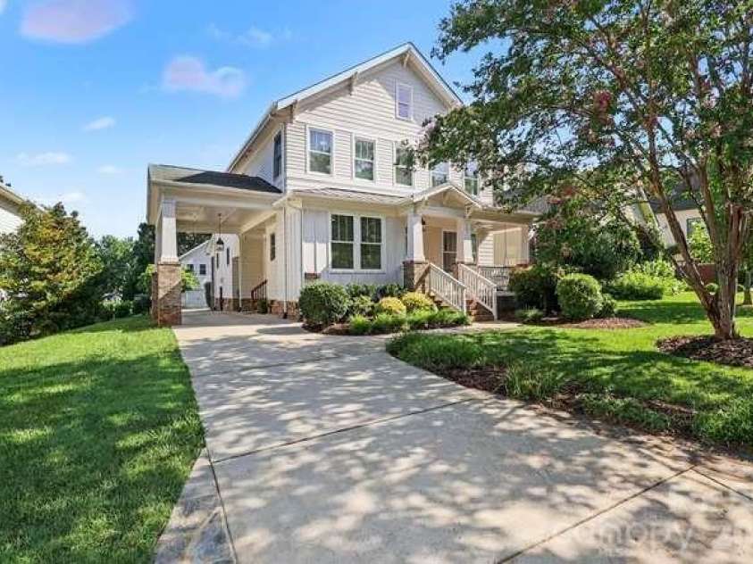 163 Canterbury Road, Charlotte, NC 28211.  MLS# CAR4406329, YatesRealty ID 39010. Front Elevation