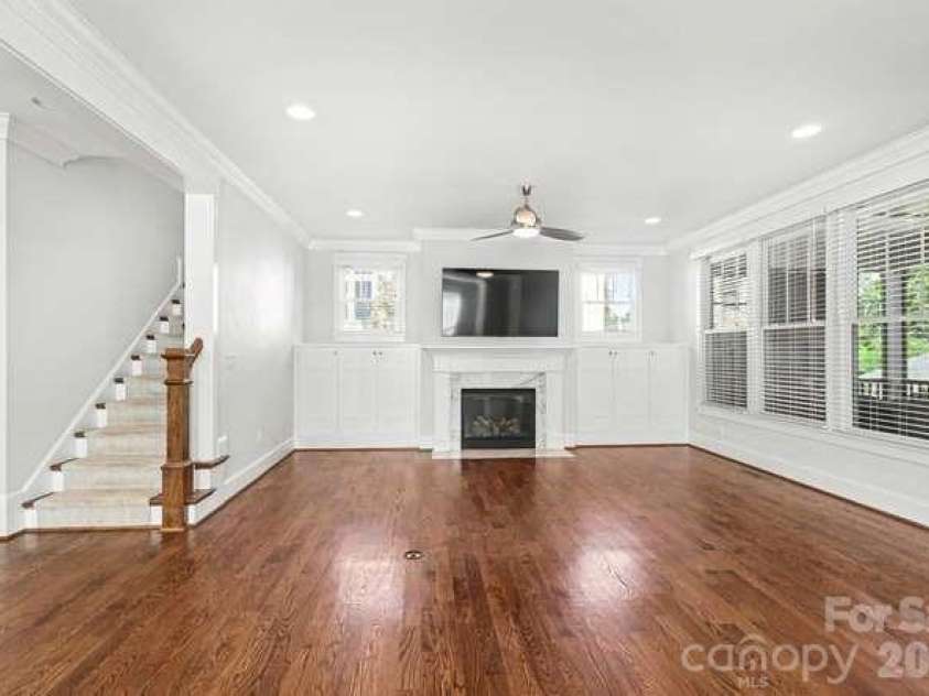 163 Canterbury Road, Charlotte, NC 28211.  MLS# CAR4406329, YatesRealty ID 39010. Great Room