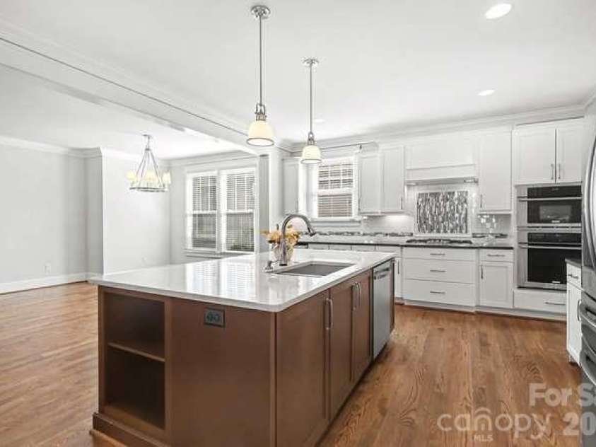 163 Canterbury Road, Charlotte, NC 28211.  MLS# CAR4406329, YatesRealty ID 39010. Kitchen