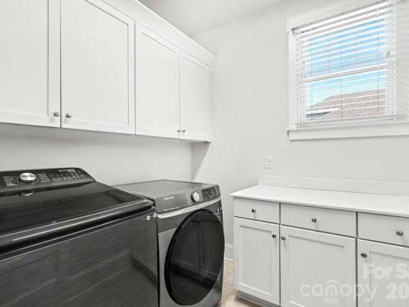 163 Canterbury Road, Charlotte, NC 28211.  MLS# CAR4406329, YatesRealty ID 39010. Laundry Room
