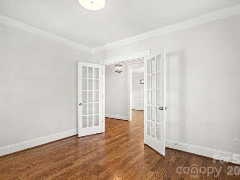 163 Canterbury Road, Charlotte, NC 28211.  MLS# CAR4406329, YatesRealty ID 39010. Study
