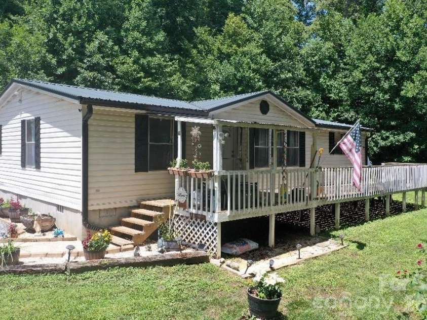 7 Warblers Nest None, Swannanoa, NC 28778.  MLS# CAR4403339, YatesRealty ID 39013. 