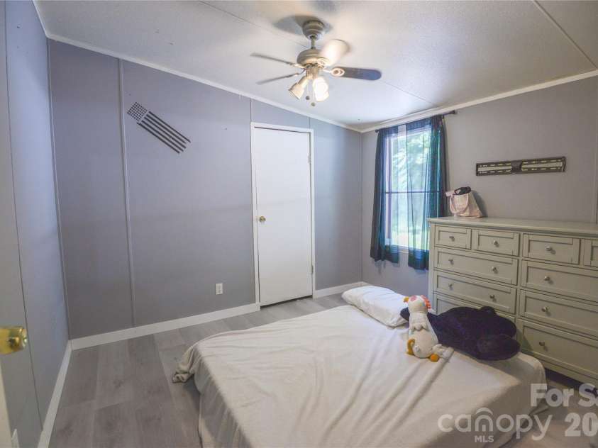 7 Warblers Nest None, Swannanoa, NC 28778.  MLS# CAR4403339, YatesRealty ID 39013. 