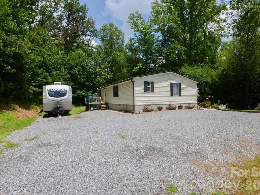 7 Warblers Nest None, Swannanoa, NC 28778.  MLS# CAR4403339, YatesRealty ID 39013. 
