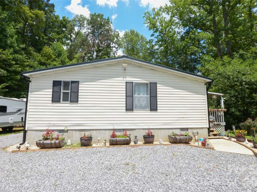 7 Warblers Nest None, Swannanoa, NC 28778.  MLS# CAR4403339, YatesRealty ID 39013. 