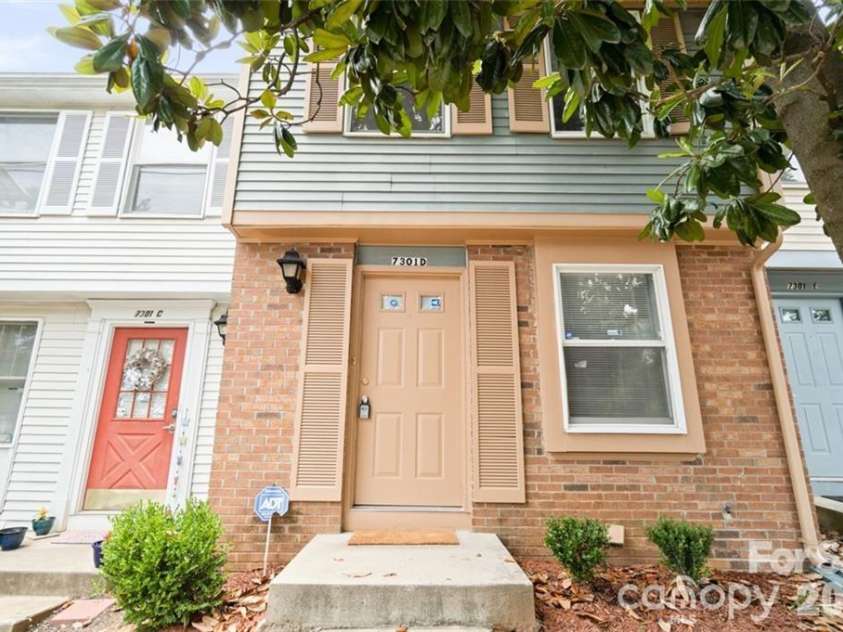 7301 Pebblestone Drive, Charlotte, NC 28212.  MLS# CAR4405904, YatesRealty ID 39014. 