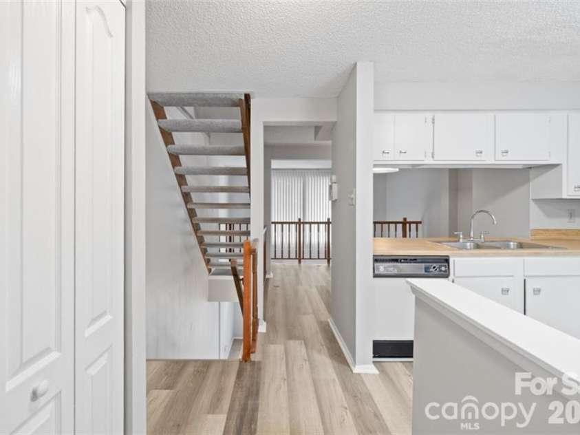 7301 Pebblestone Drive, Charlotte, NC 28212.  MLS# CAR4405904, YatesRealty ID 39014. 