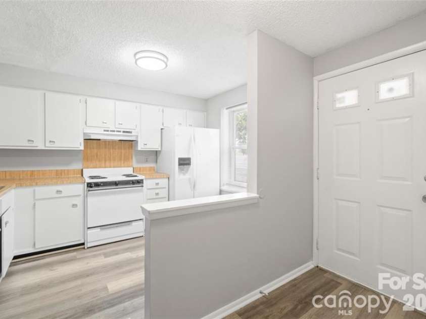 7301 Pebblestone Drive, Charlotte, NC 28212.  MLS# CAR4405904, YatesRealty ID 39014. 