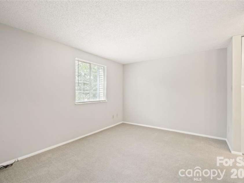 7301 Pebblestone Drive, Charlotte, NC 28212.  MLS# CAR4405904, YatesRealty ID 39014. 