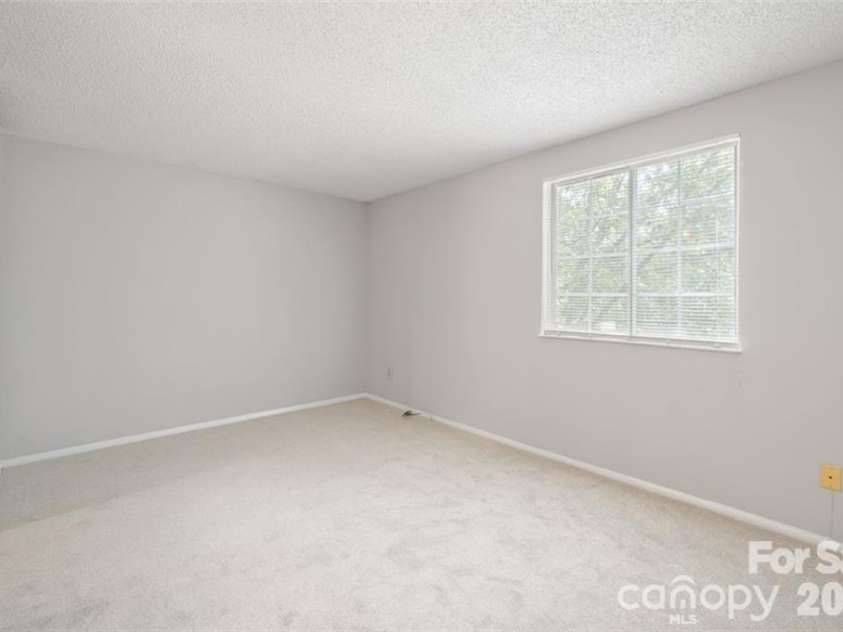7301 Pebblestone Drive, Charlotte, NC 28212.  MLS# CAR4405904, YatesRealty ID 39014. 